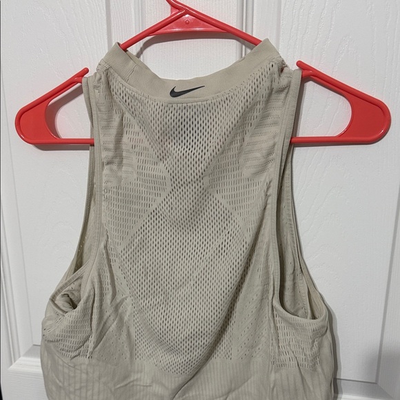 Nike Women's Beige Tank Top - Picture 4 of 6